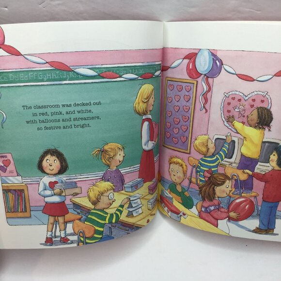 Vintage Lot 3 Kids Books Valentine's Day Spider Saved Night Before Search & Find - Picture 10 of 16